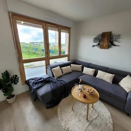 Happy Guest, 14 Min Disneyland Paris Apartment Bussy-Saint-Georges